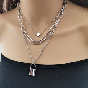 Collier superposé tendance en alliage de zinc doré, pendentif cœur multi-couches, chaîne de pull, bijoux pour femme - Product Image 2