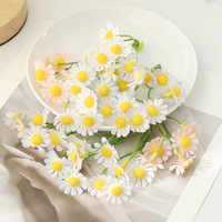 Fleurs artificielles réalistes en soie, mini-têtes de fleurs de camomille et de marguerite, faites à la main, accessoires modernes pour corsage DIY, fausses fleurs