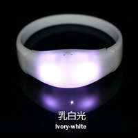 Bracelet LED lumineux avec logo, activé par le son, en solde de Noël