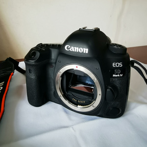 Appareil photo reflex numérique plein format professionnel Canon EOS 5D Mark IV 30,4 MP 4K vidéo d'occasion de haute qualité - Product Image 2
