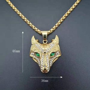 <span class=keywords><strong>Collana</strong></span> <span class=keywords><strong>con</strong></span> <span class=keywords><strong>Ciondolo</strong></span> <span class=keywords><strong>Lupo</strong></span> Occhi Verdi in Acciaio Inossidabile Dorato <span class=keywords><strong>con</strong></span> Cristalli per Uomo Stile Hip-Hop - Product Image 3