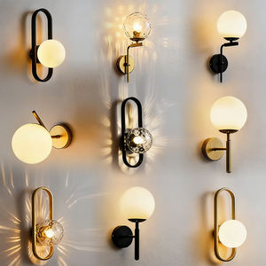 Applique murale à <span class=keywords><strong>LED</strong></span> Meilleur design en bois et verre Vente en gros Nouveau matériau E27 Boîte intérieure Applique murale carrée en bois blanc - Product Image 4