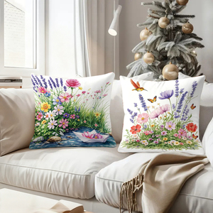 Almohadas florales que decoran un sofá acogedor con medias navideñas y astas de ciervo en el fondo - Product Image 4