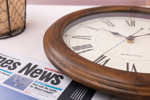 Orologio <span class=keywords><strong>da</strong></span> Parete in Legno Stile Europeo Design di Lusso Arredamento Casa Soggiorno Orologio <span class=keywords><strong>da</strong></span> Parete Antico - Product Image 4