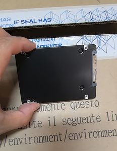 Untuk PM9A3.7.68TB SSD Internal Kelas Enterprise 2.5'' Antarmuka U.2 Port Ekspansi SATA 3.0 2TB Kecepatan Baca/Tulis 501-600MB/s - Product Image 2