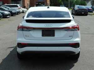 Audi Q4 E-Tron Sportback AWD 4 puertas, cuero, R18, ACC, automático, volante a la izquierda, portaequipajes de techo de aluminio oscuro, usado - Product Image 2
