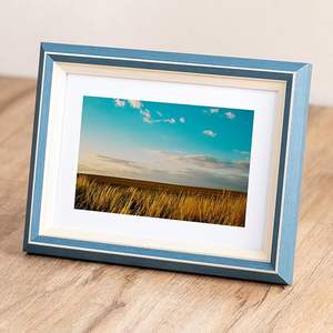 Cadre <span class=keywords><strong>photo</strong></span> scandinave minimaliste personnalisé en bois massif blanc, brut, non fini, peint et enduit, pour affichage de photos et certificats - Product Image 1