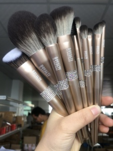 DailyQueen Ensemble de pinceaux de maquillage avec logo personnalisé de haute qualité Échantillon gratuit Pinceau de rasage au <span class=keywords><strong>champagne</strong></span> Marque privée - Product Image 4