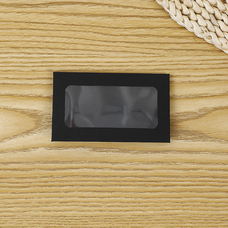 Fenêtre d'autocollants noirs