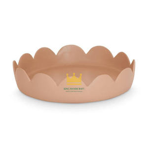 Bandeja de Servir Decorativa Portátil Hecha a Mano con Borde Festoneado, Ecológica y de Tendencia, Proveniente de Vietnam - Product Image 1