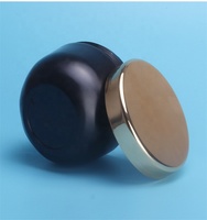 Pot cosmétique vide de luxe personnalisé en plastique PP noir mat recyclable de 500 ml avec couvercle doré à vis pour soins de la peau et des yeux
