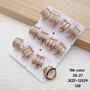 XUPING Vente en gros Boucles d'oreilles créoles couleur or 18 carats, <span class=keywords><strong>Huggies</strong></span> à trois couches de zircone cubique pour femmes, Bijoux pour usage quotidien - Product Image 1