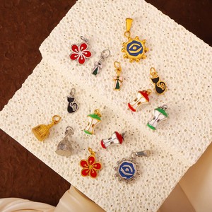 Colgante de Moda Olivia de Acero Inoxidable con Ojo de Gato, Bañado en Oro de 18k, con Diseño de Mariposa y Flor, para Hombres y Mujeres, Ideal para Manualidades - Product Image 2