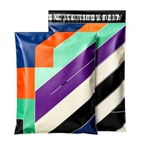 Enveloppes en polyéthylène personnalisées résistantes aux déchirures avec logo pour l'emballage de chaussures, chaussettes et fourrures, expédition postale et livraison express