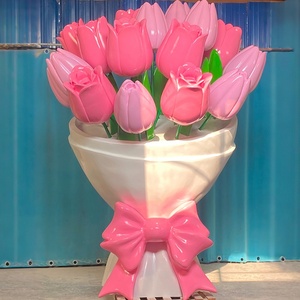 Sculpture de tulipes artificielles en fibre de verre pour la décoration extérieure, paysages, rues commerciales, zones scéniques, Saint-Valentin - Product Image 3