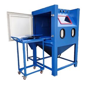 Cabine de sablage humide industrielle manuelle 1010 avec pompe, moteur, chariot de chargement et plateau tournant pour l'élimination de la rouille des blocs moteur lourds - Product Image 3