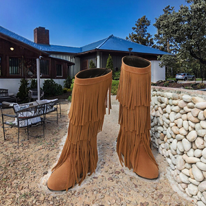 Bottes Western en PU à talon haut pour femmes et hommes, hiver, talons personnalisés, pompons, faible MOQ - Product Image 2