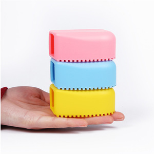 Mini cepillo de limpieza tipo tabla de lavar, cepillo de silicona de mano de color caramelo, tamaño 1, reutilizable para el cuidado de la ropa - Product Image 4