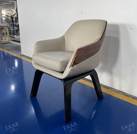 Chaise de salle à manger de luxe moderne, design italien, fauteuil rembourré en cuir pour la maison et les projets de restauration