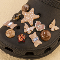 Breloques de chaussures pour femmes en alliage acrylique 3D, design créatif, multicolores, de luxe, avec pendentif doré, cristal et perle