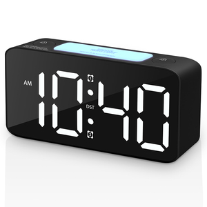 Đồng hồ báo thức RGB với màn hình hiển thị nhiệt độ và độ ẩm cho đồng hồ báo thức kép và điều khiển bằng giọng nói với giao diện sạc USB - Product Image 1