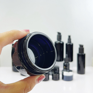 ขวดแก้วสีดำ UV ทรงกลม ขนาด 50 มล. 100 มล. 150 มล. 200 มล. 250 มล. สำหรับเครื่องสำอาง พร้อมฝาสีดำ แบบเติมได้ - Product Image 5