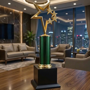 Trophée portable POOJA GIFT CORPORATION en métal moulé sous pression, gravé au laser, imprimé UV, design plaqué or, modèle colonne verte - Product Image 1