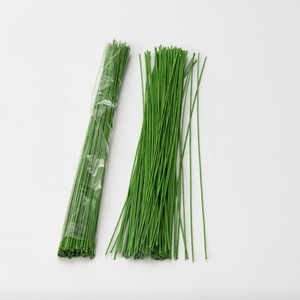 18 #   ลวดดอกไม้ประดิษฐ์ทำมือสำหรับจัดสวน งานฝีมือ DIY กิ่งฮอลลี่ ลวดเหล็กหุ้มกระดาษสำหรับงานแต่งงาน - Product Image 2