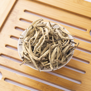 Té <span class=keywords><strong>Blanco</strong></span> Orgánico Premium Silver Needle, Hojas Sueltas Frescas de Primavera, Adelgazante, Grado Superior, Hecho a Mano, a Granel, Yunnan China, Venta al por Mayor, OEM - Product Image 2