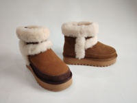 Bottes de neige à plateforme pour femme avec logo personnalisé, en peau de mouton, à revers, chaudes, en daim moelleux, à semelle épaisse antidérapante, pour l'extérieur