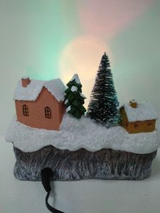 Casetta Natalizia, <span class=keywords><strong>Casa</strong></span> di Natale con Decorazioni LED, Accessori in Resina, <span class=keywords><strong>Regalo</strong></span> Artigianale in Resina, Decorazioni Natalizie - Product Image 4