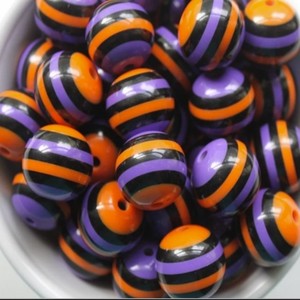Nuevas Cuentas Redondas de Resina de 20mm, 200 Piezas, Color Morado, Negro y Naranja, con Diseño de Rayas de Goma de Mascar, para Joyería, Collares - Product Image 1