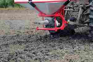 Il miglioramento del fertilizzante organico del suolo riduce il deflusso chimico nel fertilizzante organico della pianta del terreno agricolo Biochar per l'agricoltura biologica - Product Image 3