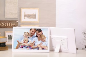 15-Inch (16:9) Digital Photo Frame (Non-WiFi) - Screen with HD 1280x800 Resolution, USB / SD Card Slots / Remote Control - Product Image 2