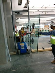 Máquina Elevadora de <span class=keywords><strong>Vidrio</strong></span> Portátil con Cuatro Ventosas Giratorias de 0-360 Grados, Fácil y Segura de Operar - Product Image 3