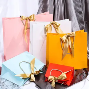 Özel baskılı ifadeler düğün konuk karşılama çanta özelleştirmek otel misafir hediye kağıt torbalar için doğum günü düğün parti