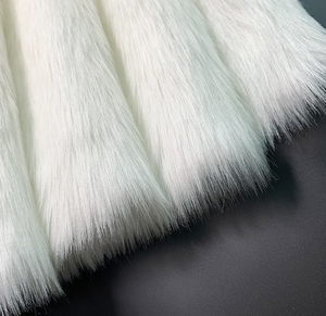 Tessuto in Finta Pelliccia Bianca Stampata a Pelo Lungo per Tappeti e Tende, Sconto all'Ingrosso - Product Image 2