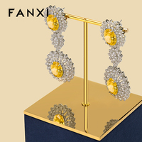 Ensemble de présentoirs à bijoux de luxe en velours, cubes bleu marine, blocs, support à boucles d'oreilles en T doré, accessoires de vitrine modulaires pour boutique