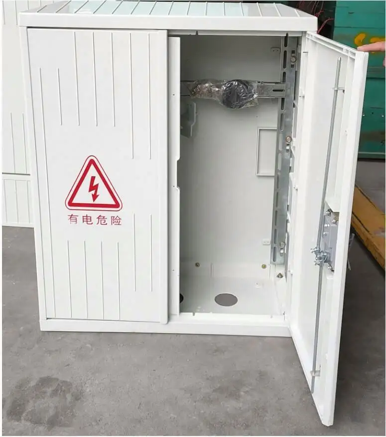 1200*865*320 Boîtier de distribution d'énergie en fibre de verre Boîtiers en fibre de verre étanches IK08 IP66 Armoire de câbles extérieure