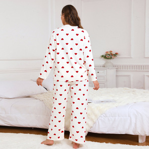 <span class=keywords><strong>Pigiama</strong></span> Autunnale da <span class=keywords><strong>Donna</strong></span> Taglia Grande, Maniche Lunghe in Raso con Logo Frontale, Comodo e Traspirante, Pantaloni Casual con Vita Elastica - Product Image 3