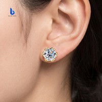 Anting-anting stud moissanite bulat enam cabang bunga perak sterling S925 mewah terlaris untuk pemakaian sehari-hari wanita