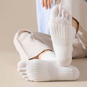 थोक ओएम थोक डिजाइन लोगो सांस लेने योग्य मालिश नीचे कपास एथलेटिक पांच फिंगर क्रू पुरुषों के पैर के मोजे - Product Image 4