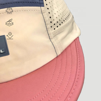 Casquette de golf personnalisable à 5 panneaux en nylon léger respirant bord plat à séchage rapide oeillets de poinçonnage au laser chapeau en caoutchouc avec logo