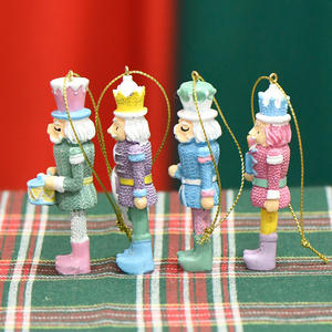 Marionnette <span class=keywords><strong>casse</strong></span>-<span class=keywords><strong>noisette</strong></span> en résine de 8cm faite à la main petit bonbon décoration de Noël pendentif cadeau - Product Image 2