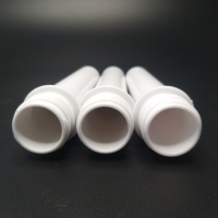 Masterbatch de remplissage blanc pour PS/PA/PLA/PMMA/EVA/TPU - Résistant aux intempéries et aux UV, haute brillance, haute fluidité pour les applications de remplissage, de film et d'électronique
