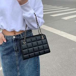 I-0187 Nuevo Bolso Bandolera de Moda para Mujer, Correa Única, PU, 6 Pulgadas - Product Image 3