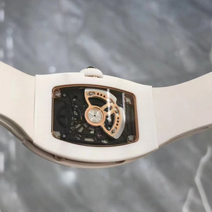 Montre pour homme élégante avec logo OEM, en céramique blanche, sertie de diamants moissanite et de cristaux de saphir - Product Image 4