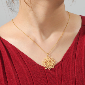 Collier chaîne fleurie personnalisé en acier inoxydable plaqué or 18 carats, bijou amulette vintage de géométrie sacrée, cadeau de fête pour femme - Product Image 3