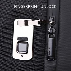 Nuovo Zaino Trendy con Porta di Ricarica, Zaino per Laptop Antifurto Intelligente, Impermeabile con USB per Affari - Product Image 3