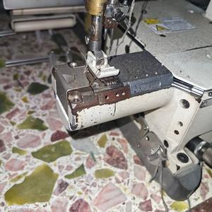 Machine à coudre interlock Pegasus W200 d'occasion, modèle 2015, 7500 max. Vitesse de couture 13 mm, hauteur du pied presseur 250 W, puissance du moteur optimale - Product Image 4